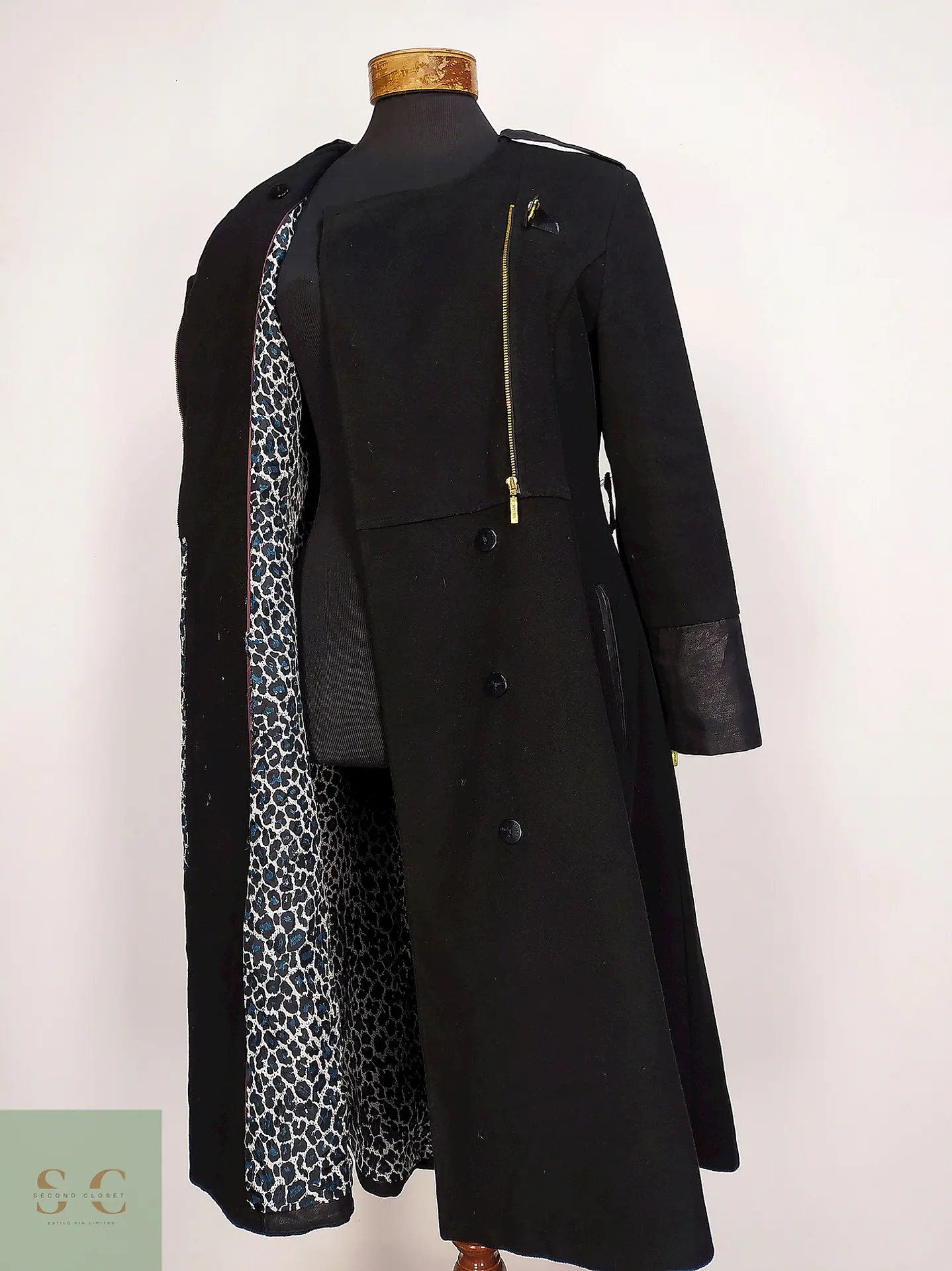 Abrigo Largo Estructurado Negro Nihan Talla SM 12