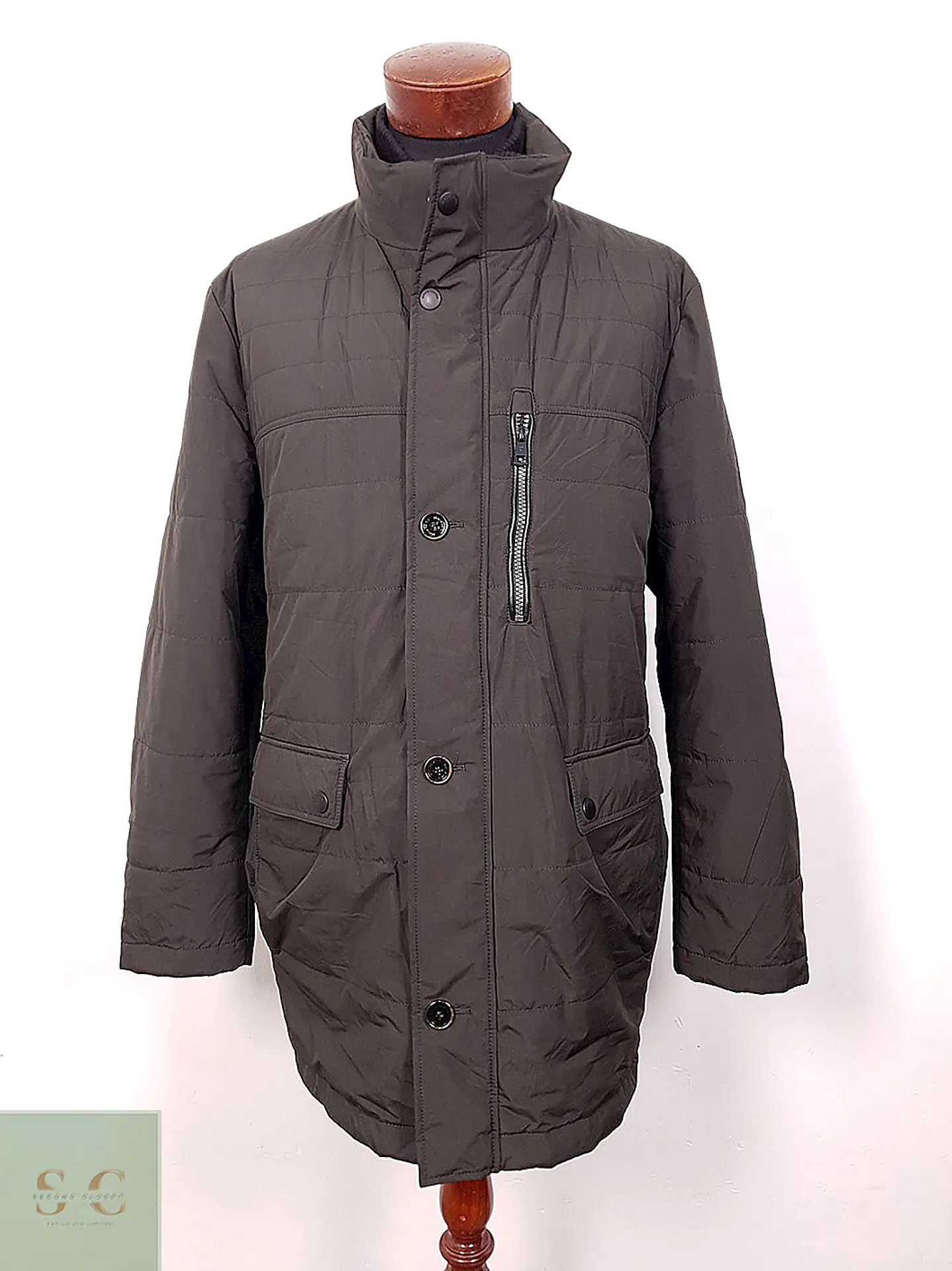 Parka Larga Minimalista de Corte Urbano Pierre Cardin Talla L 2
