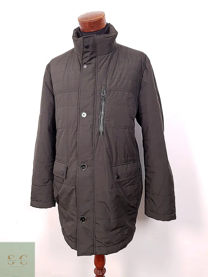 Parka Larga Minimalista de Corte Urbano Pierre Cardin Talla L 3