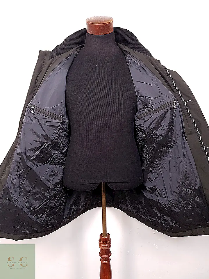 Parka Larga Minimalista de Corte Urbano Pierre Cardin Talla L 8
