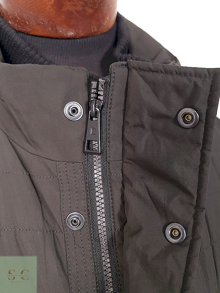 Parka Larga Minimalista de Corte Urbano Pierre Cardin Talla L 10