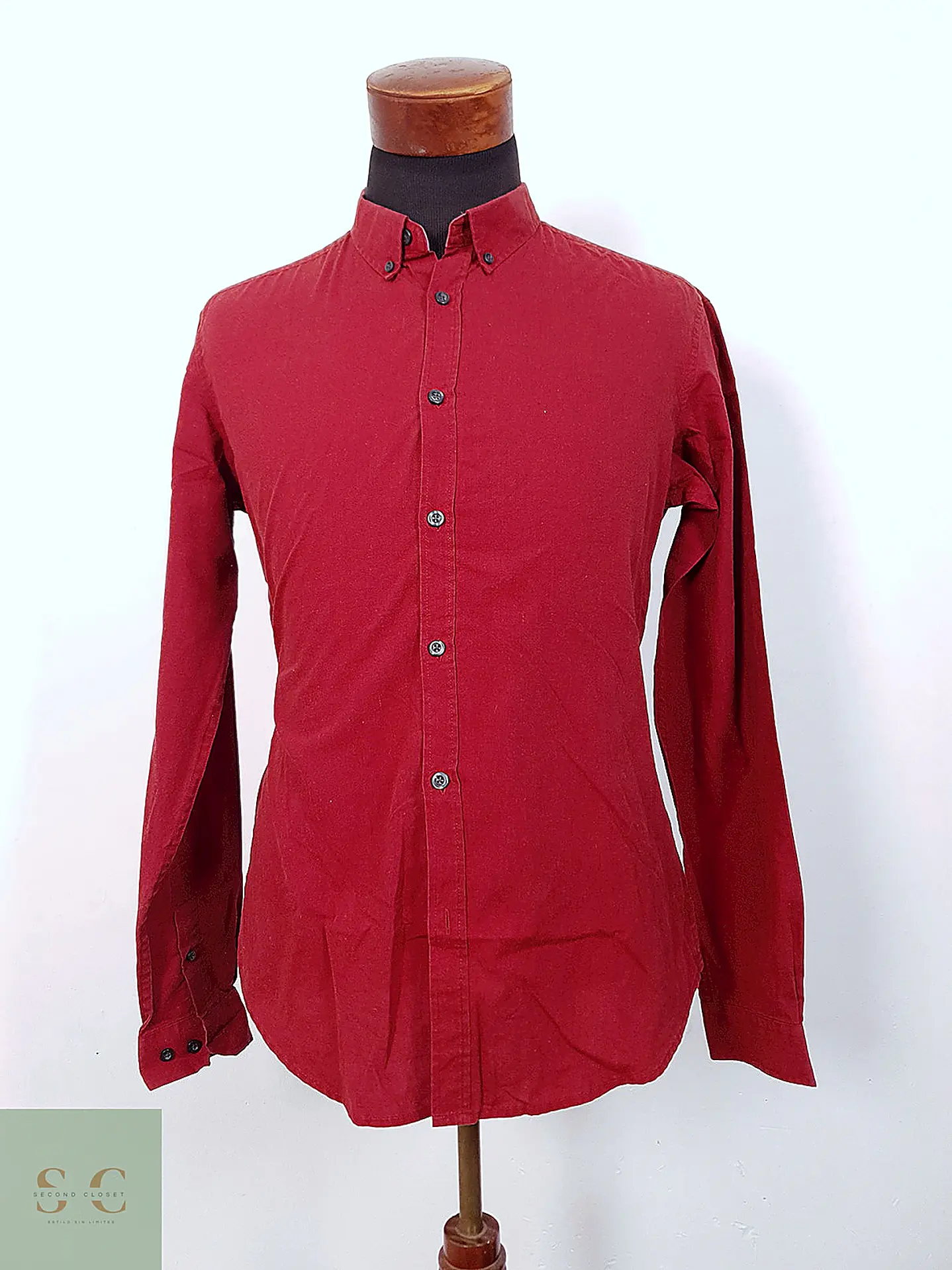 Camisa Lisa Slim Fit en Tono Burdeos FSBN Talla M 2