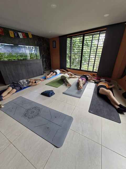 CLASES DE YOGA