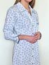 Camisa de dormir Patricia / flores azules