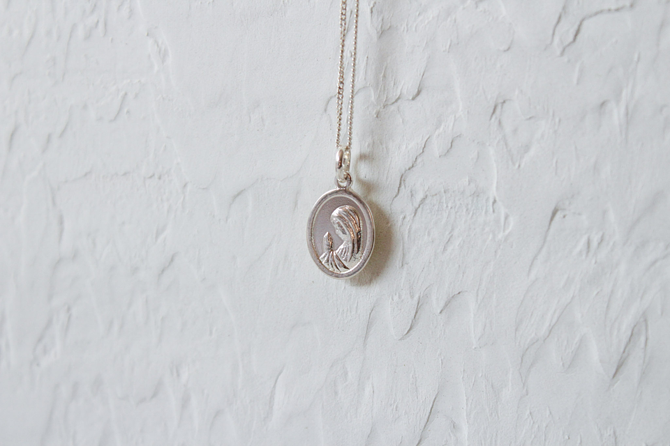 Cadenita Virgen Niña 2