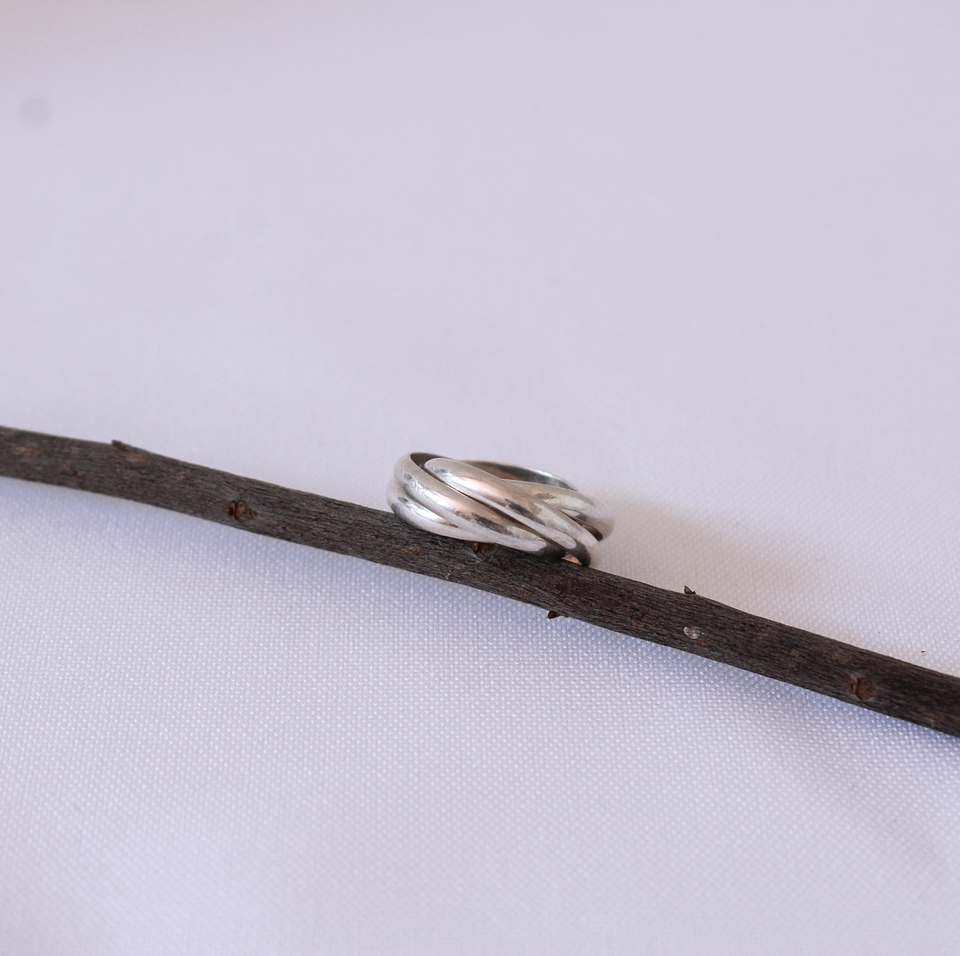 Anillo entrelazado 1