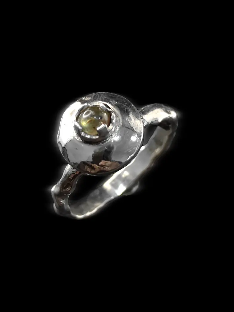 Anillo Lentil de Plata con Zafiro  2