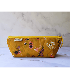 Estuche Doc - Flores Fondo Amarillo