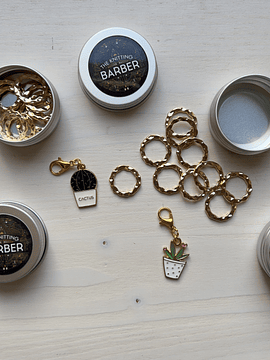 The Knitting Barber Stitch Markers | Marca Malhas