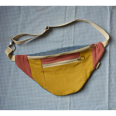 Banano rosado y amarillo