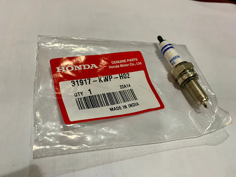 BUJIA UR6DE0 HONDA NAVI