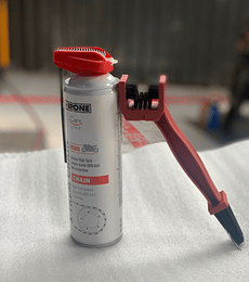 Spray de lubricación de cadena high performance  marca Ipone (500cc) Incluye cepillo de limpieza profesional