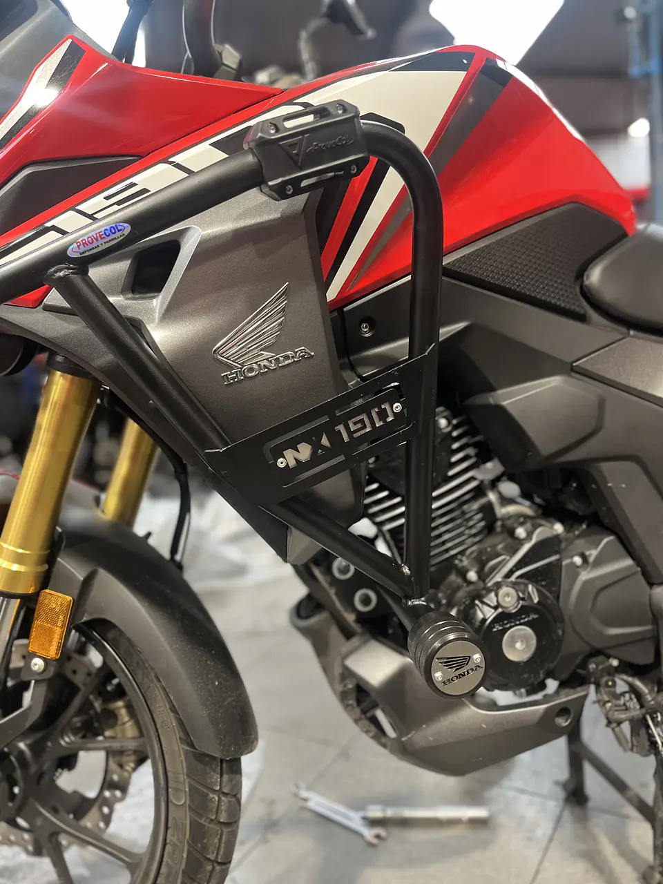 Defensa Slider Honda Nx190 9