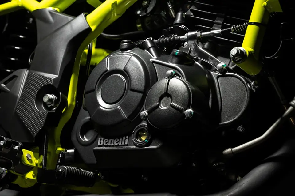 Benelli TNT 150i 7