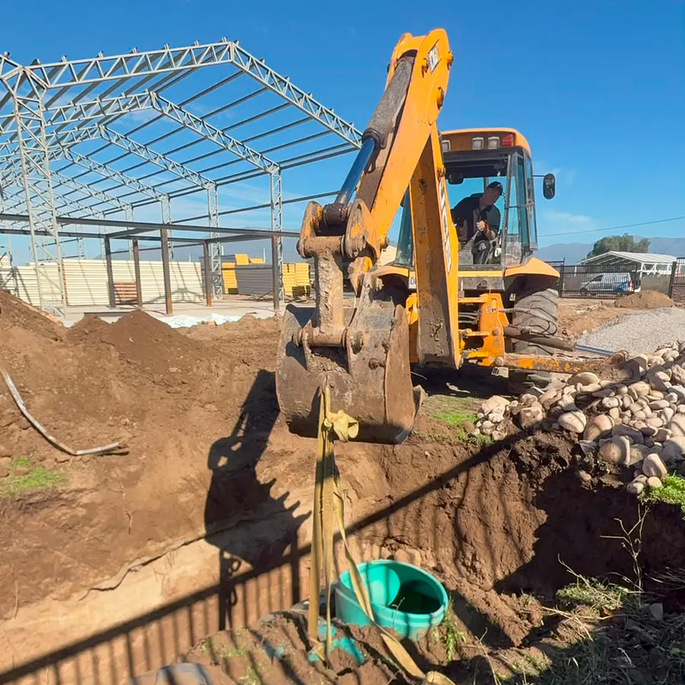 Instalación de Fosas Sépticas y Cámaras de Inspección en Hormigón: Saneamiento Garantizado para tu Parcela 4
