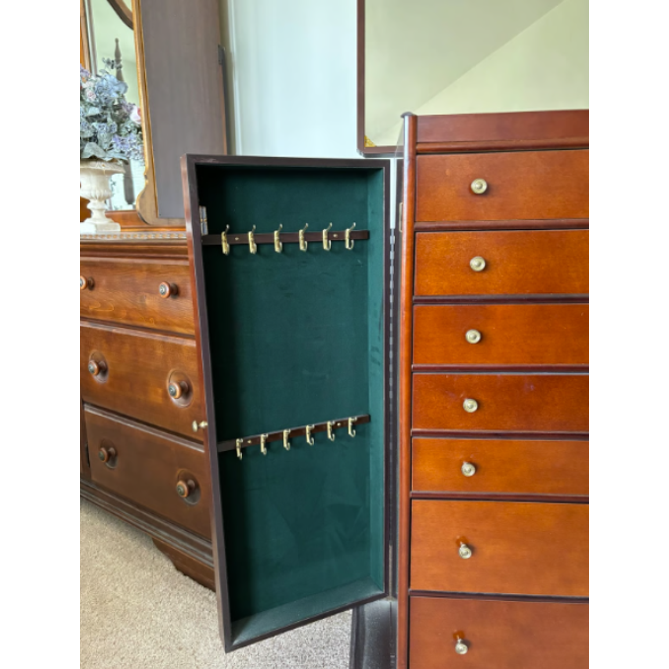 Gabinete clásico para joyería 3