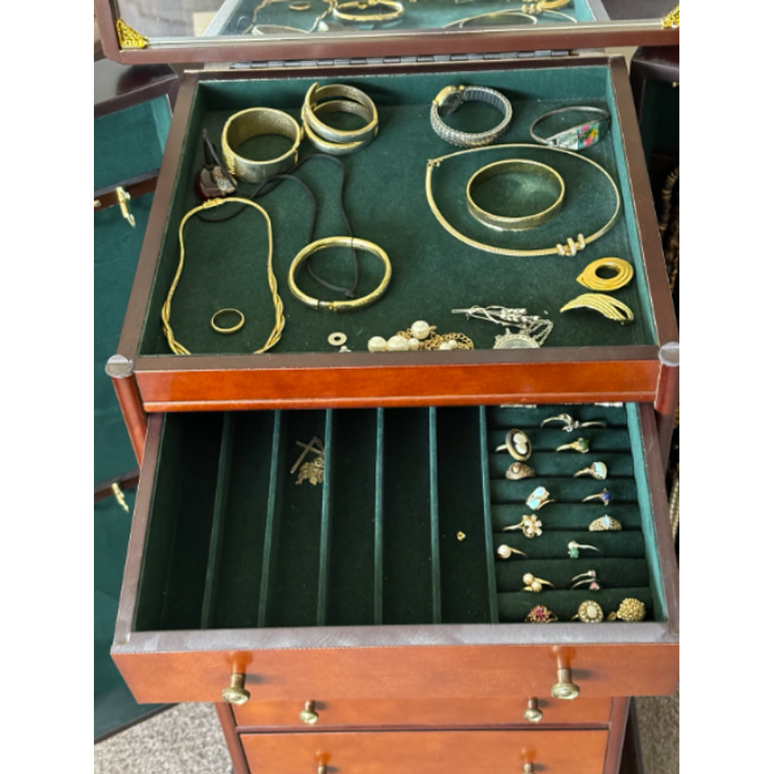 Gabinete clásico para joyería 4