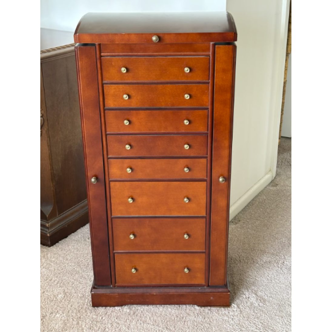 Gabinete clásico para joyería 5