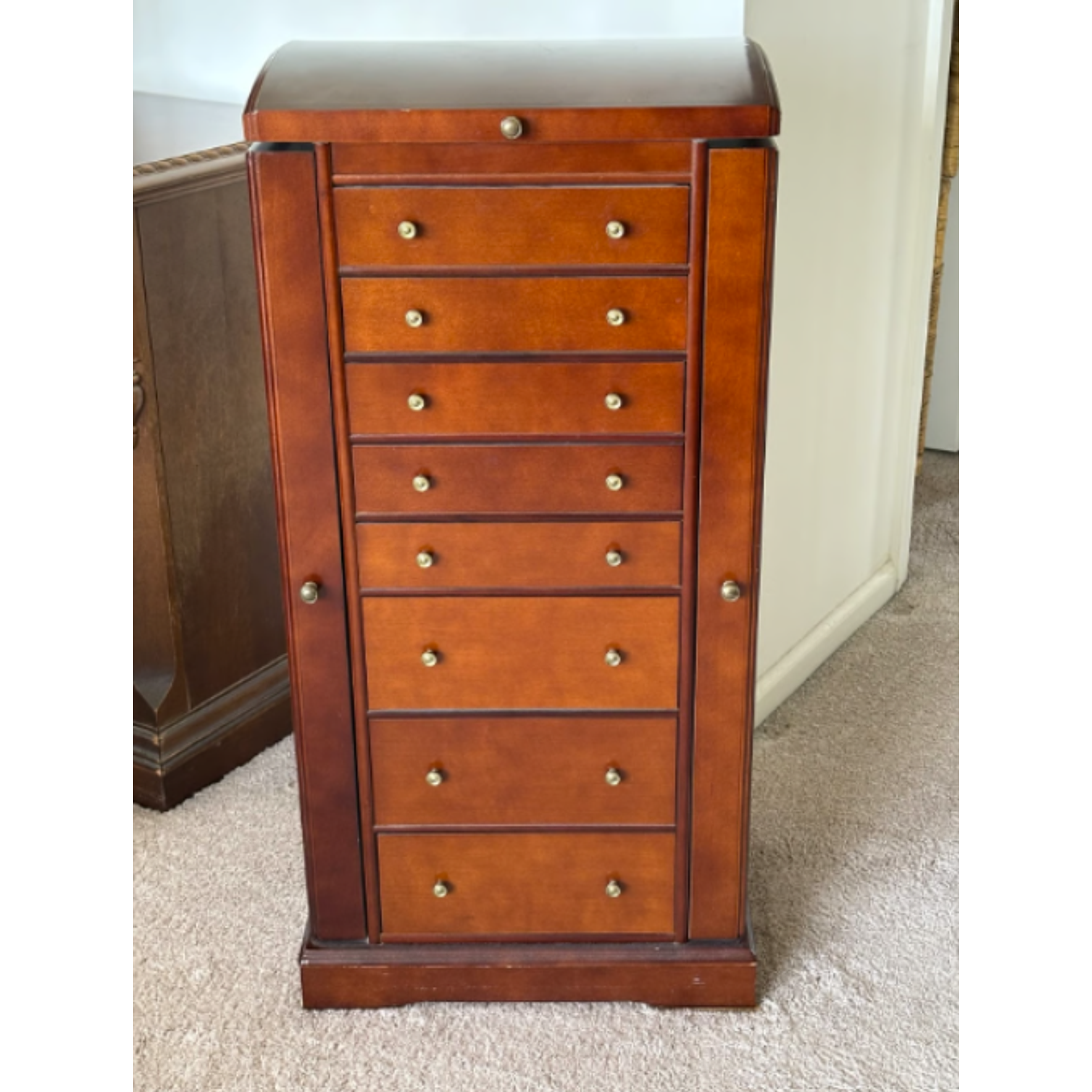 Gabinete clásico para joyería 5