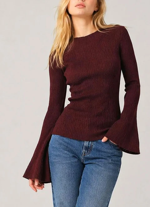 Sewing pattern for a blouse with bell sleeves - fitted blouse