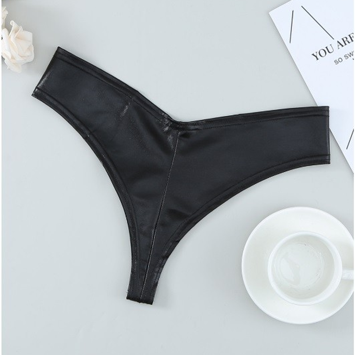 Tanga efecto cuero 3