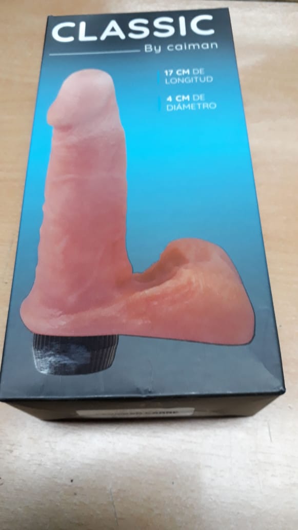 VIBRADOR REALISTICO CON TESTICULOS