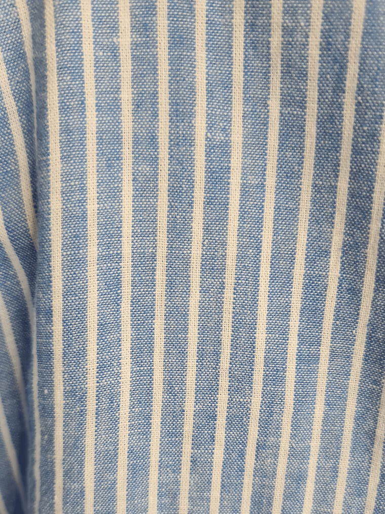 Camisa azul de rayas blancas 2