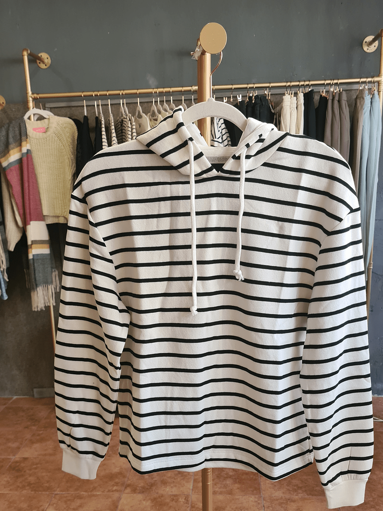 Sudadera blanca con rayas negras 1