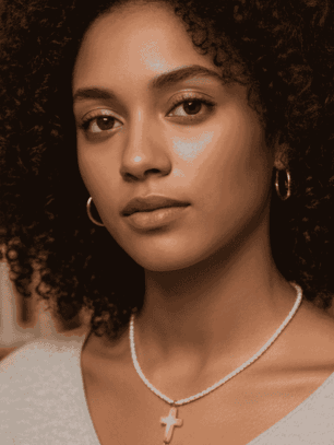 Collar de cordón encerado y cruz de concha, varios colores.