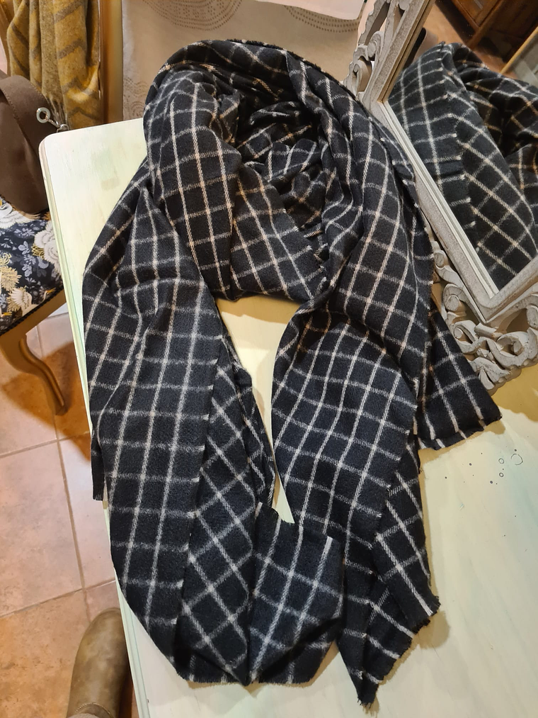 Bufanda cuadros negro 1