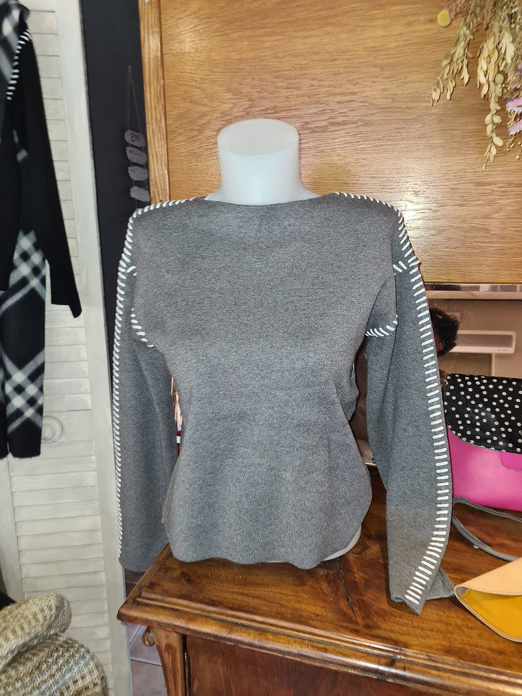 Jersey gris con pespunte lateral blanco 1