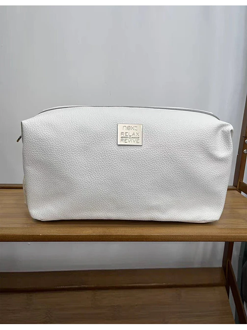 NECESER DE CUERINA BLANCO 31*15*13 C/U 4