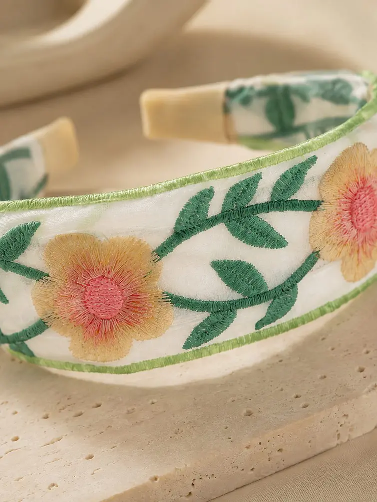 VINCHA BORDADA CON FLORES C/U 3