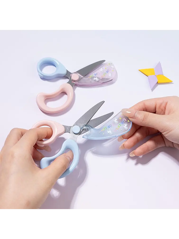 TIJERA INFANTIL UNICORNIO 4