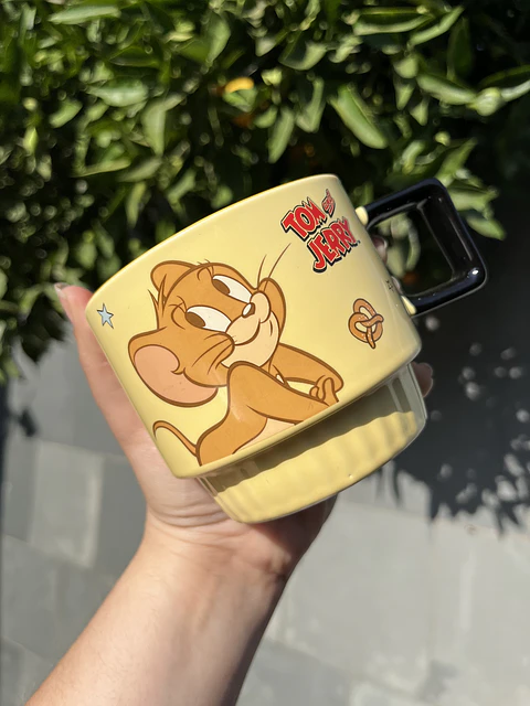 Taza Tom y Jerry amarilla 