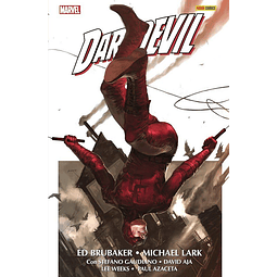 Marvel Omnibus. Daredevil de Ed Brubaker y Michael Lark #01