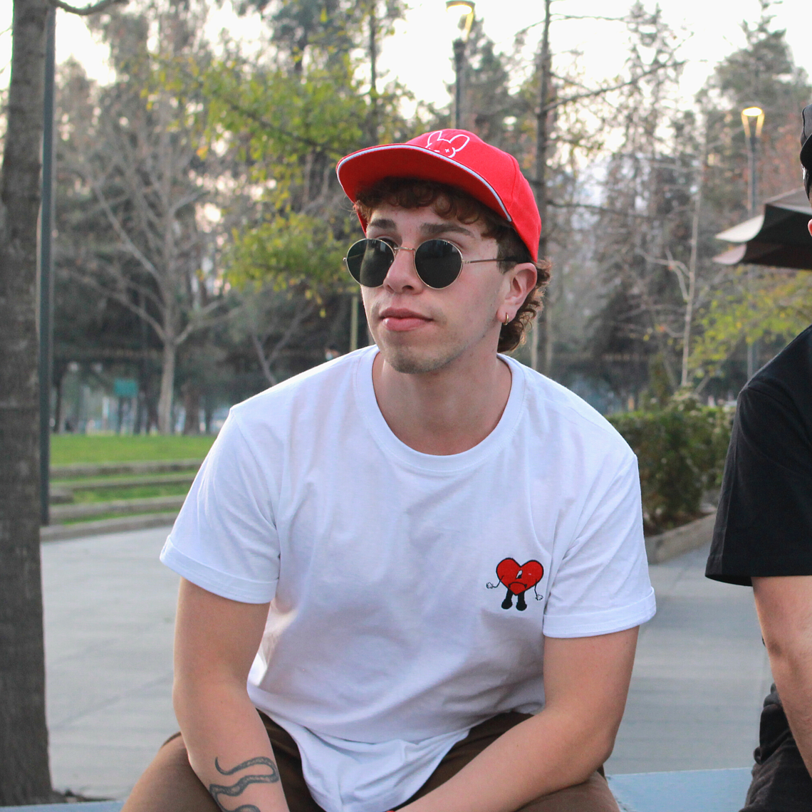 Polera Blanca Bad Bunny Unisex  2