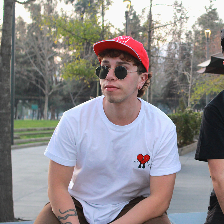 Polera Blanca Bad Bunny Unisex  2