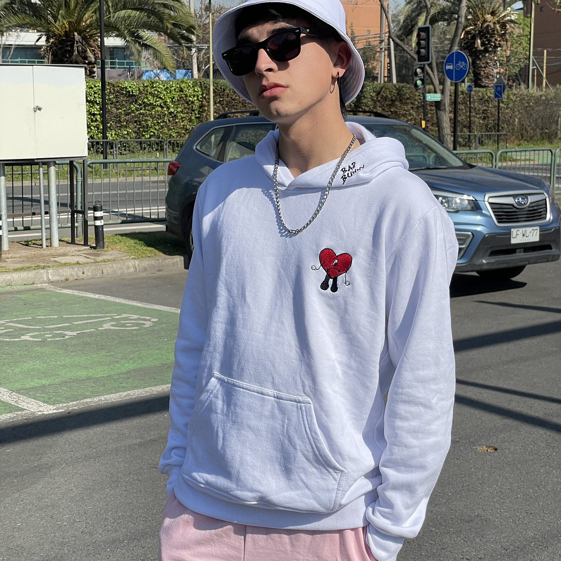 Poleron Blanco Bad Bunny Corazon  2