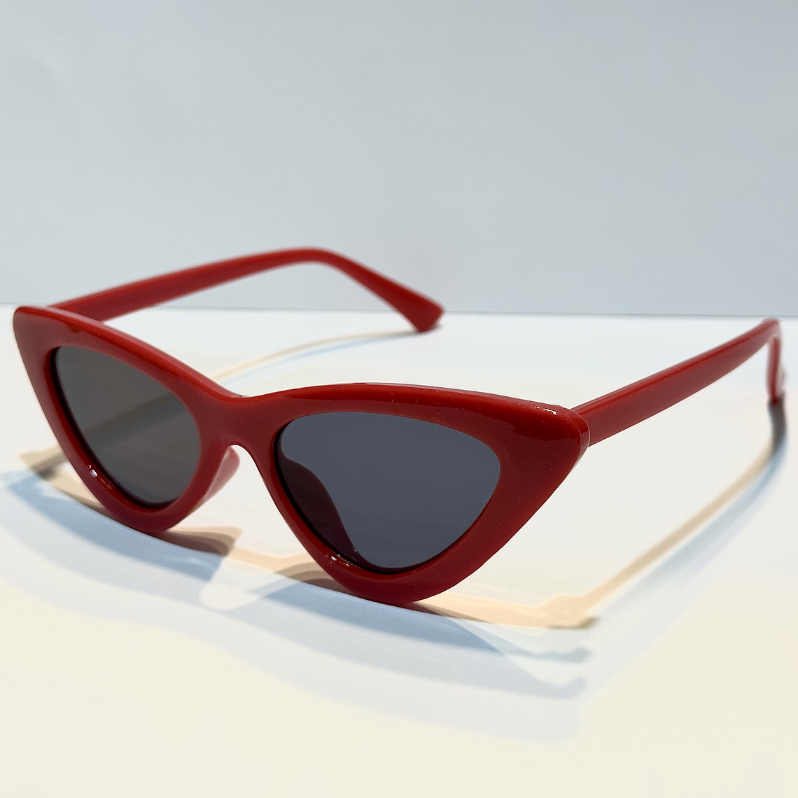 LENTES DE SOL ROJO STYLE ULTIMA UNIDAD  1
