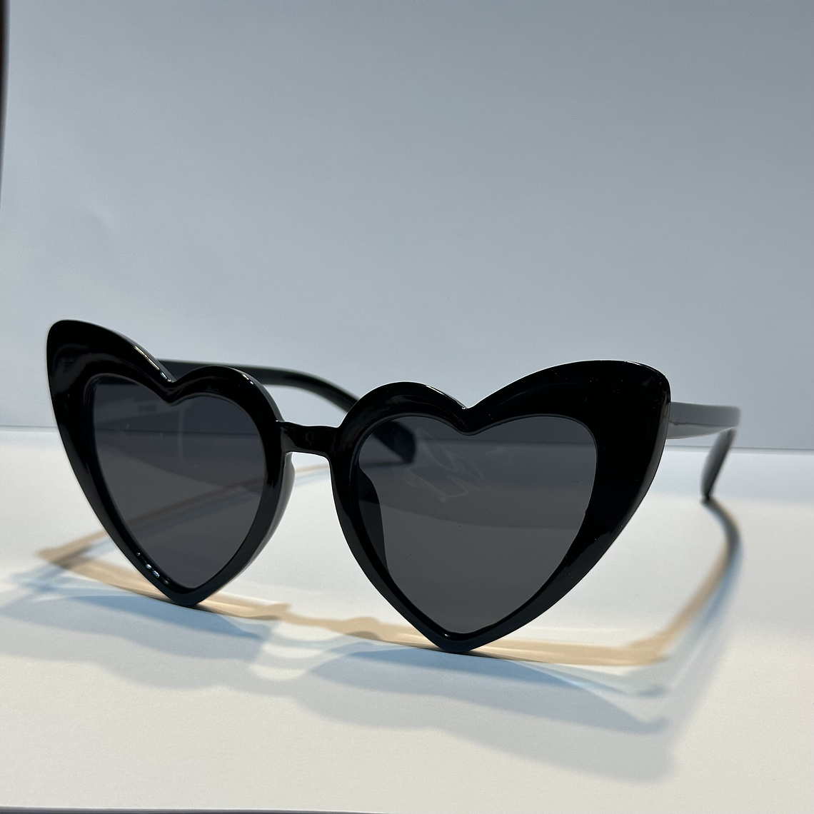 LENTES DE SOL CORAZON BLANCO O NEGRO  3