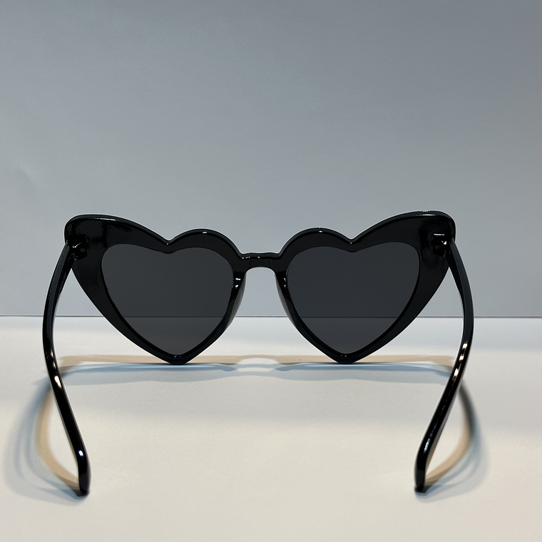 LENTES DE SOL CORAZON BLANCO O NEGRO  4