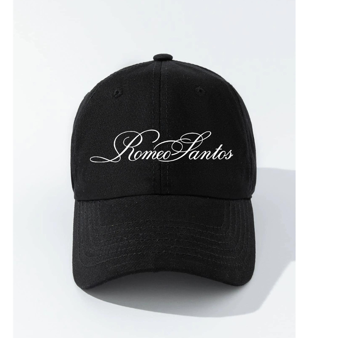 Jockey Romeo Santos Bordado en blanco y dorado  1