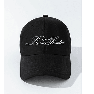 Jockey Romeo Santos Bordado en blanco y dorado 