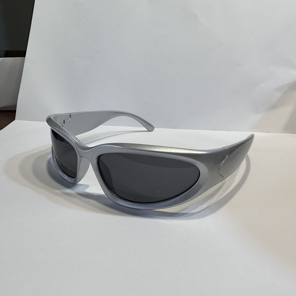 LENTES EN TENDENCIA GRIS NEGRO  1