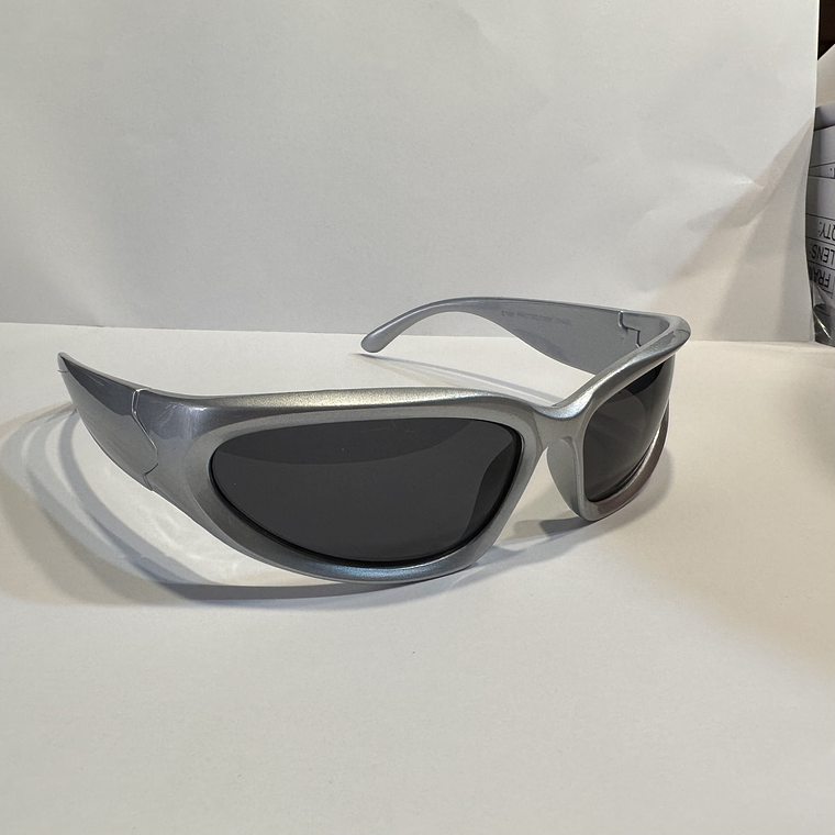 LENTES EN TENDENCIA GRIS NEGRO  2