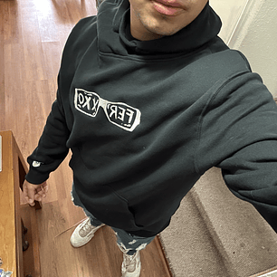 POLERON NEGRO BORDADO FERXXO + LENTES NEGRO DE REGALO