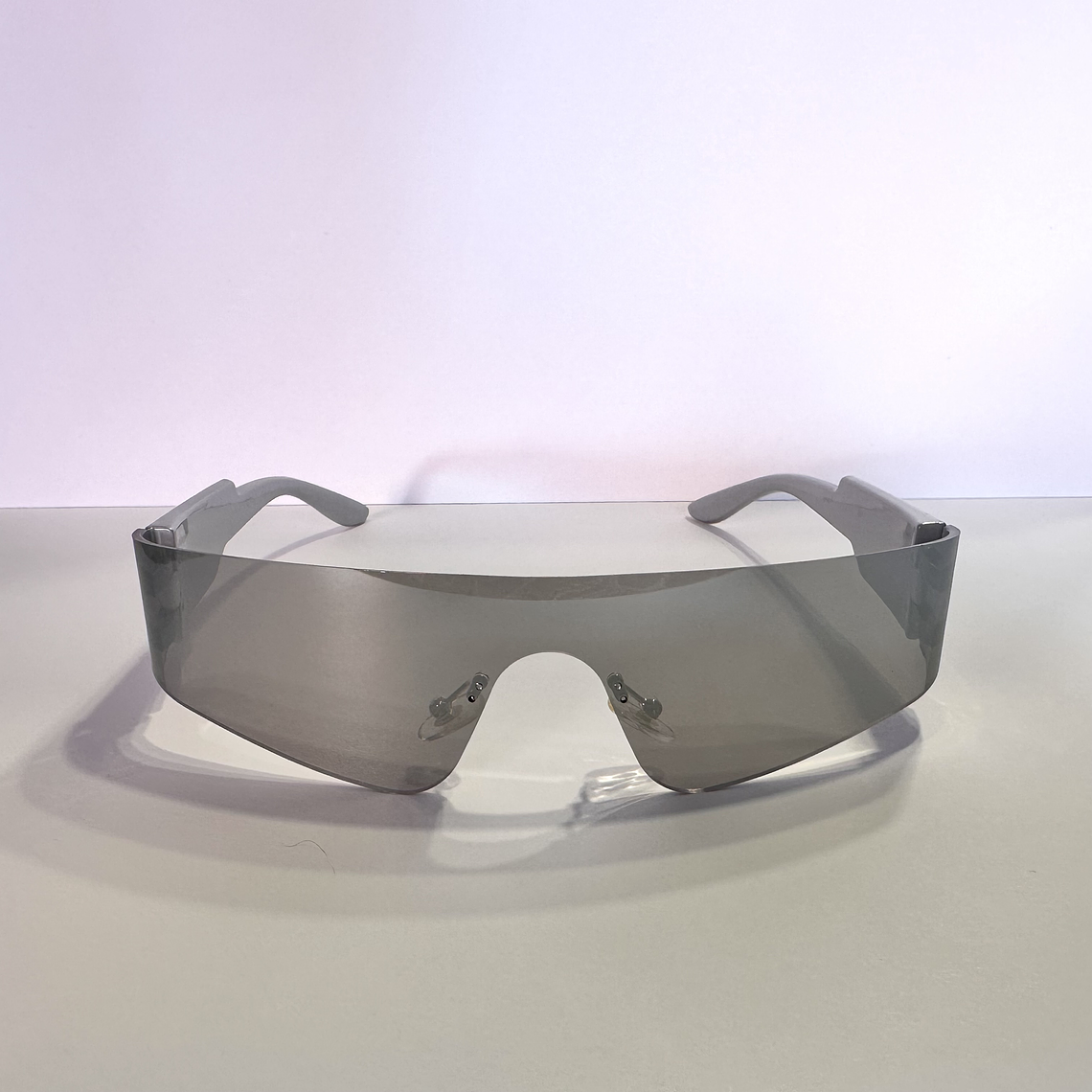 Lentes Gris estilo Rauw Alejandro  1