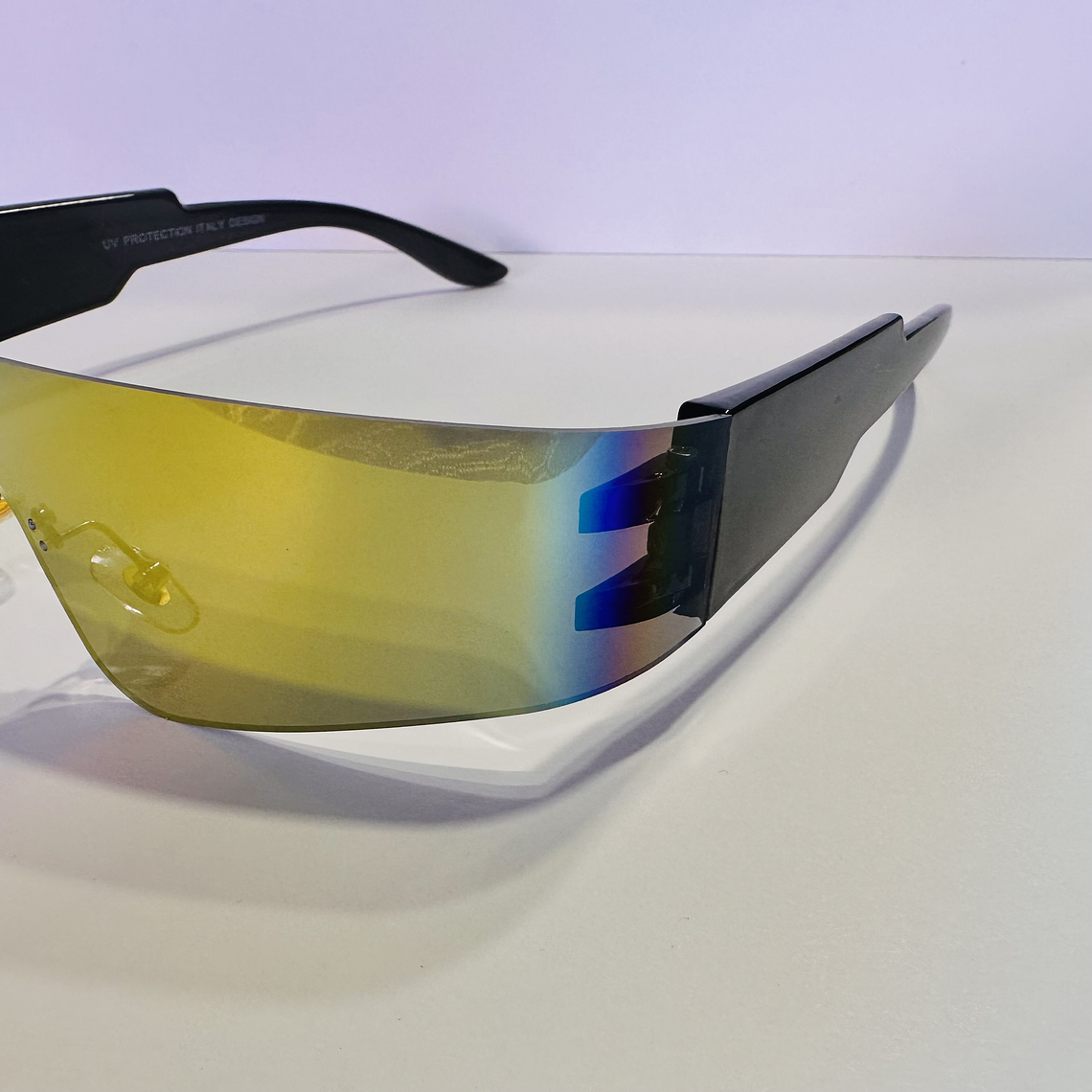 Lentes Tornasol estilo Rauw Alejandro  2