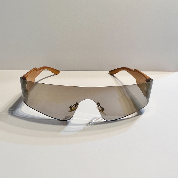 Lentes Tornasol Dorado  estilo Rauw Alejandro 1